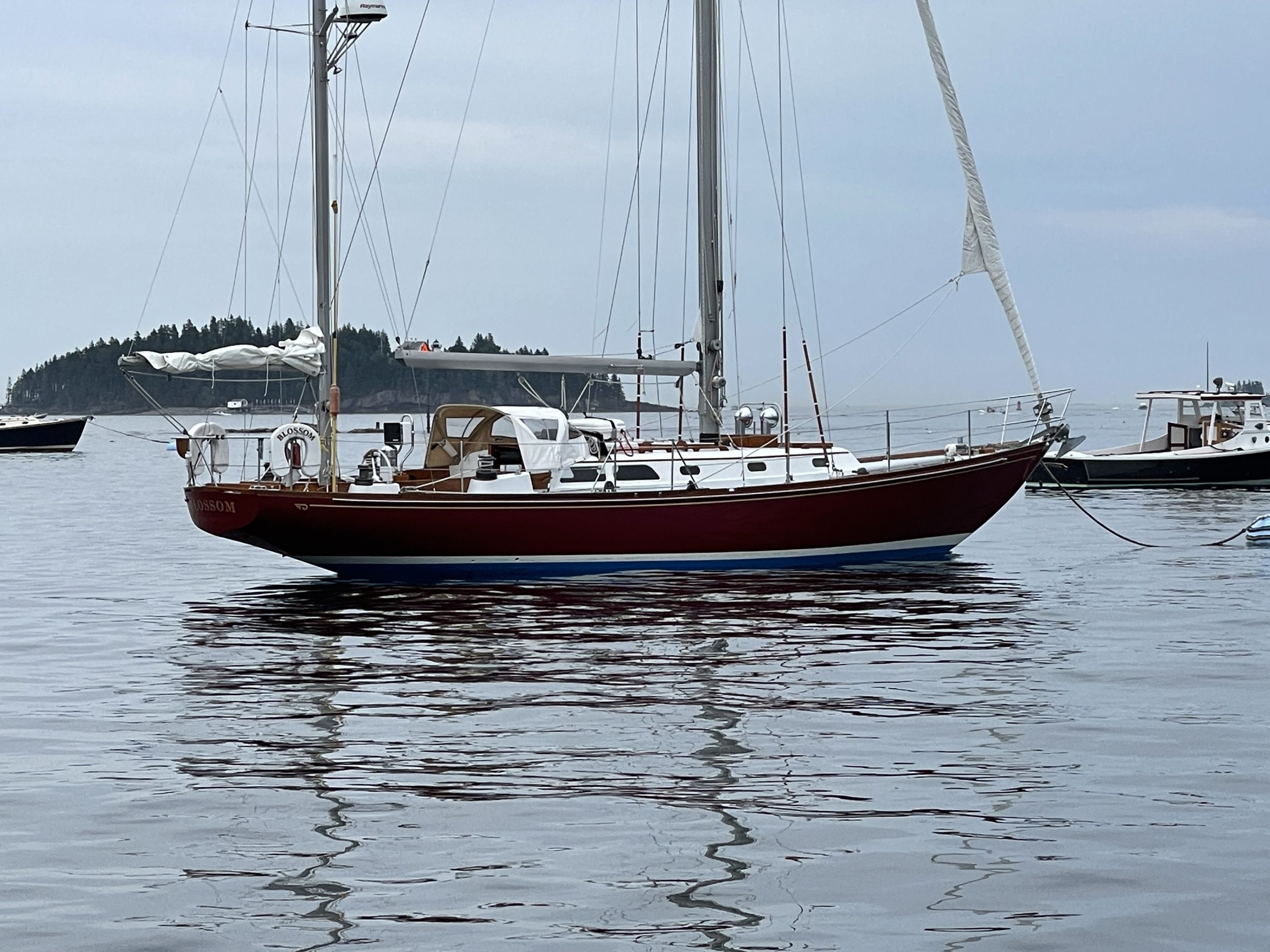 hinckley bermuda 40 sailboat data